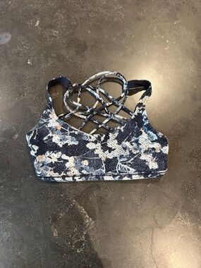 lululemon athletica navy blue white floral strappy sports bra